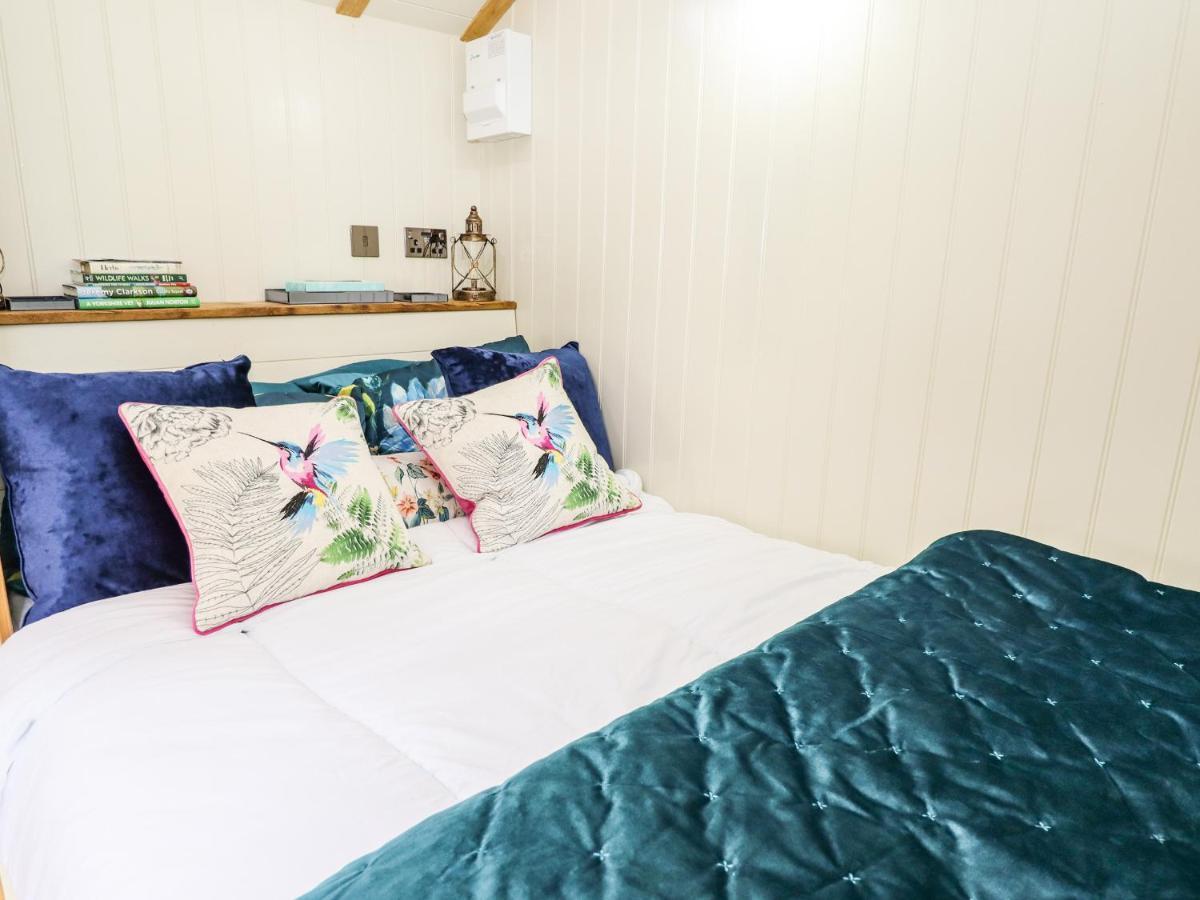 Honeybee Lodge Вудхолл Спа Экстерьер фото